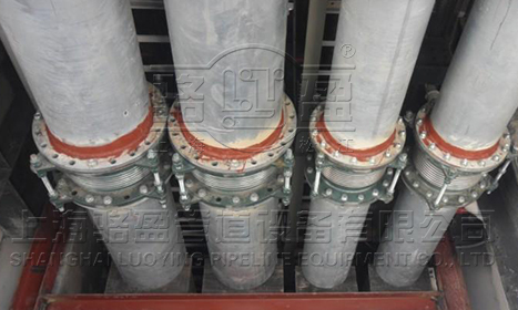 波紋<a href=http://m.ktcandy.com target=_blank class=infotextkey>補(bǔ)償器</a>安裝現(xiàn)場(chǎng)圖