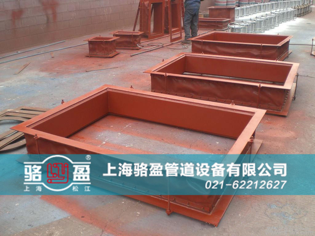 香港機(jī)場矩形非金屬<a href=http://m.ktcandy.com target=_blank class=infotextkey>補(bǔ)償器</a>噴涂環(huán)節(jié)